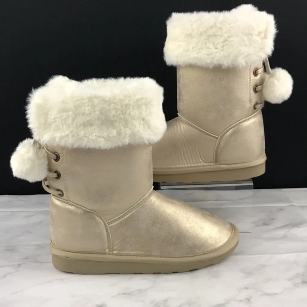 Sugar - ‘Gold metallic boots’ Fur lined with pompoms. SZ: 1,2,3,4. NWT
